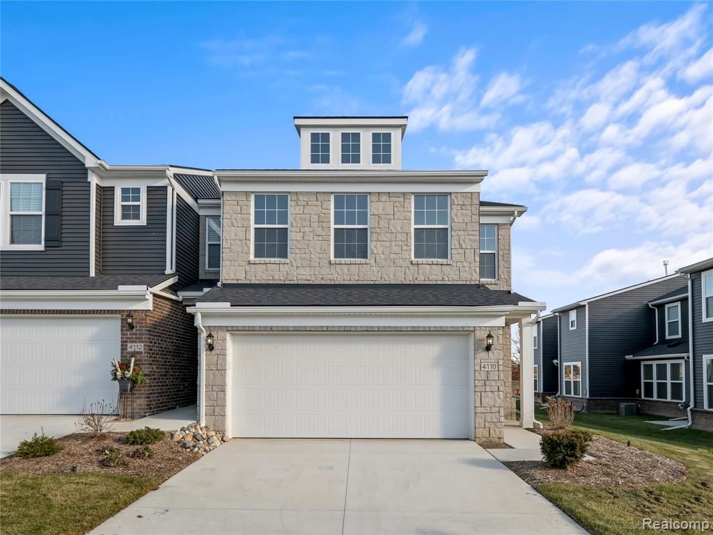 4032 Nottingham Circle, Clarkston, MI 48346