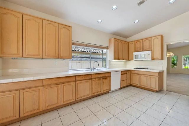 354 Benevente Drive, Oceanside, CA 92057