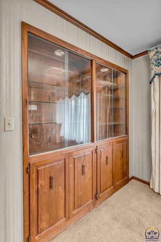 141, 127, 10 AC SW Urish RD, Topeka, KS 66615