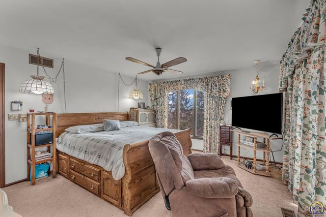 141, 127, 10 AC SW Urish RD, Topeka, KS 66615