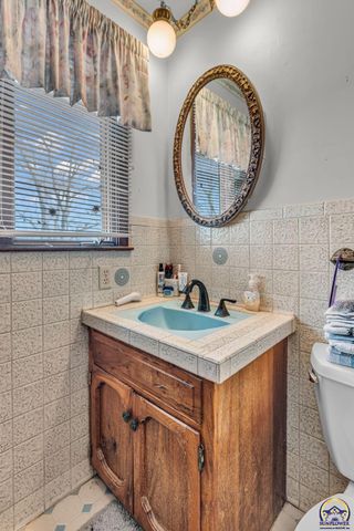 141, 127, 10 AC SW Urish RD, Topeka, KS 66615