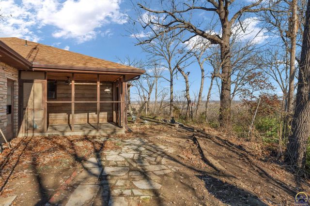 141, 127, 10 AC SW Urish RD, Topeka, KS 66615