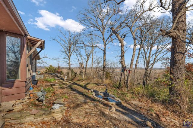 141, 127, 10 AC SW Urish RD, Topeka, KS 66615