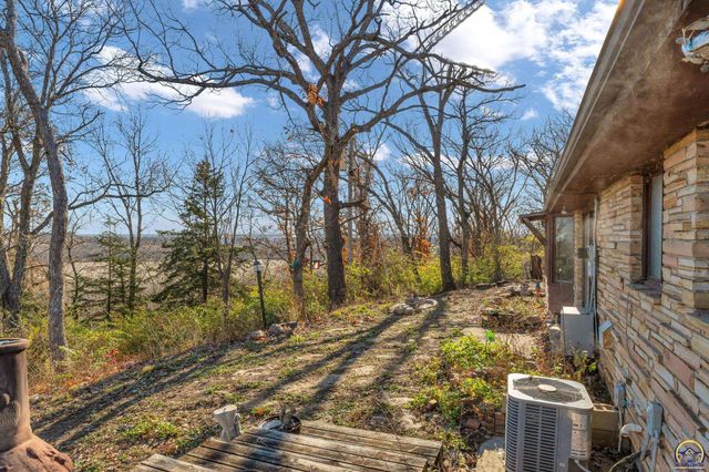 141, 127, 10 AC SW Urish RD, Topeka, KS 66615