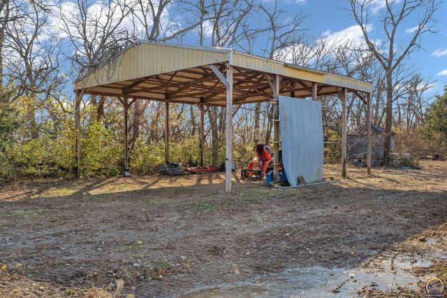 141, 127, 10 AC SW Urish RD, Topeka, KS 66615