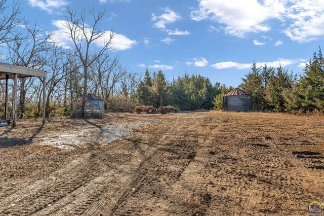 141, 127, 10 AC SW Urish RD, Topeka, KS 66615