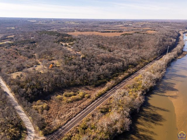 141, 127, 10 AC SW Urish RD, Topeka, KS 66615