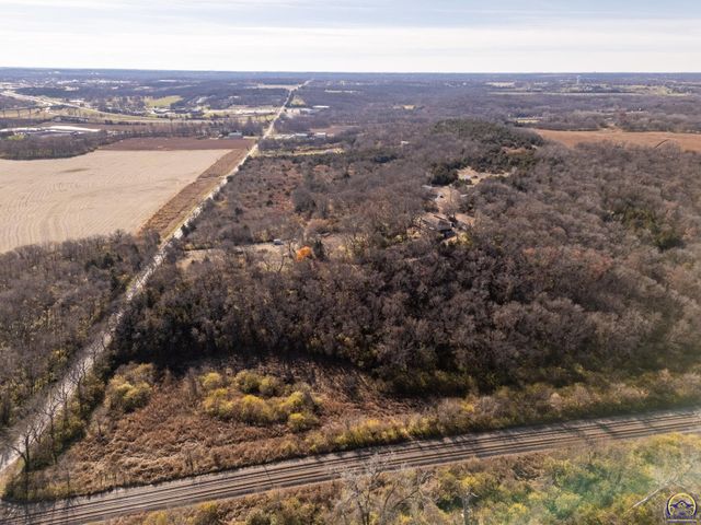 141, 127, 10 AC SW Urish RD, Topeka, KS 66615