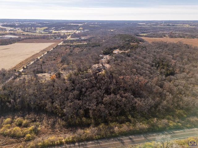 141, 127, 10 AC SW Urish RD, Topeka, KS 66615