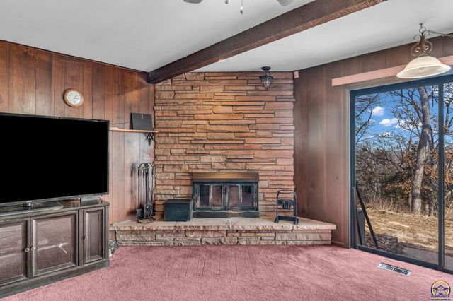 141, 127, 10 AC SW Urish RD, Topeka, KS 66615