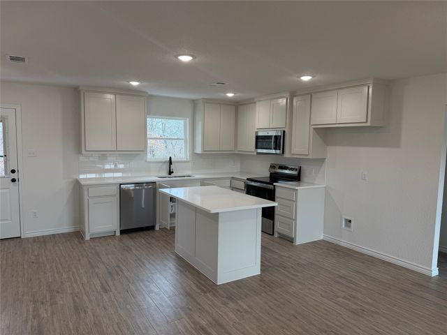 6016 Piper Anne Street, Azle, TX 76020