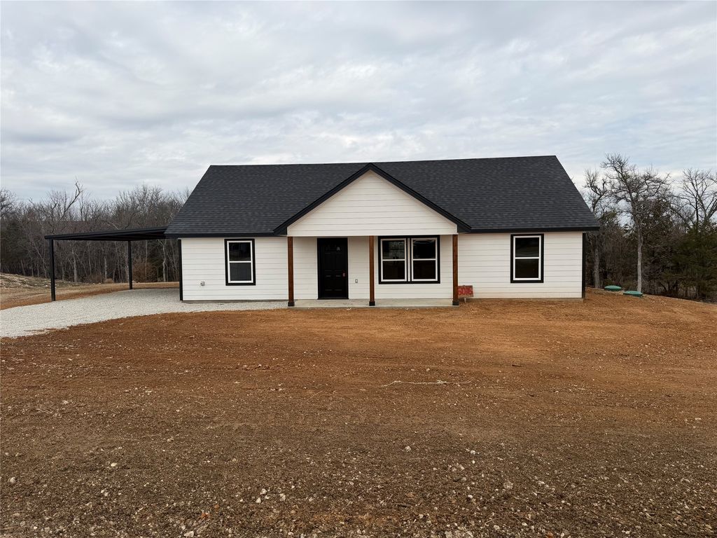 6016 Piper Anne Street, Azle, TX 76020