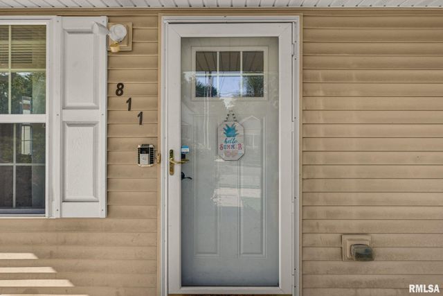 811 E BEHRENDS Avenue, Peoria, IL 61603