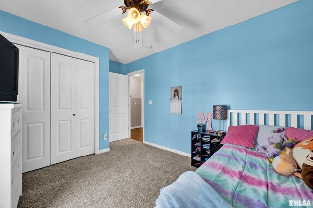 811 E BEHRENDS Avenue, Peoria, IL 61603