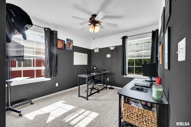 811 E BEHRENDS Avenue, Peoria, IL 61603