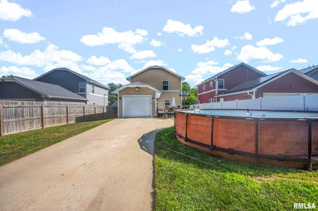 811 E BEHRENDS Avenue, Peoria, IL 61603