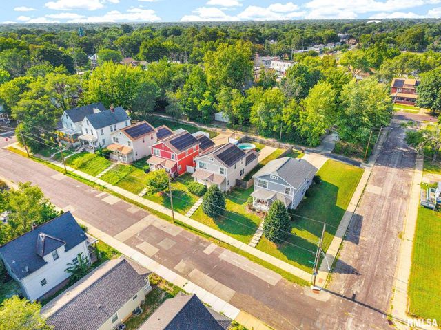 811 E BEHRENDS Avenue, Peoria, IL 61603
