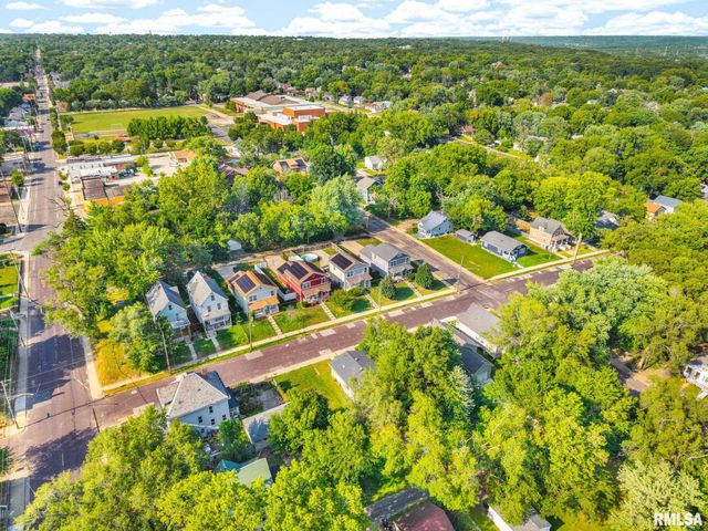 811 E BEHRENDS Avenue, Peoria, IL 61603
