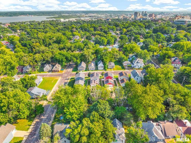 811 E BEHRENDS Avenue, Peoria, IL 61603