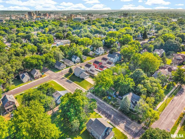 811 E BEHRENDS Avenue, Peoria, IL 61603
