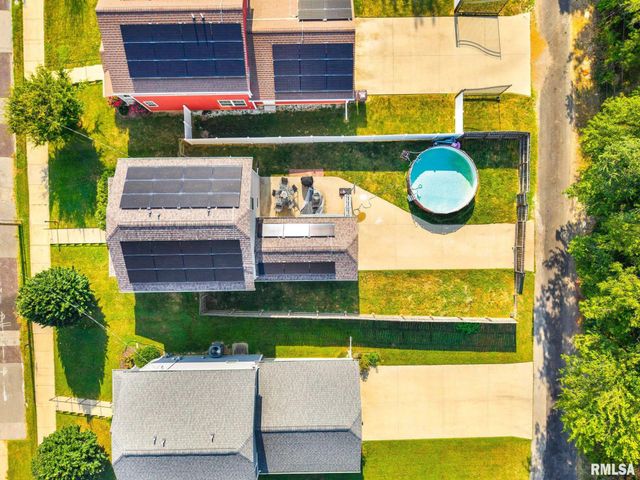 811 E BEHRENDS Avenue, Peoria, IL 61603