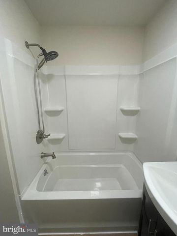 43 MIRY BROOK RD, Hamilton, NJ 08690