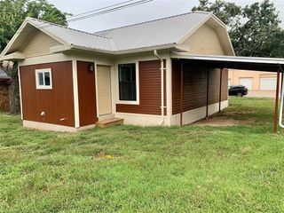 206 E Oak Street, Nocona, TX 76255