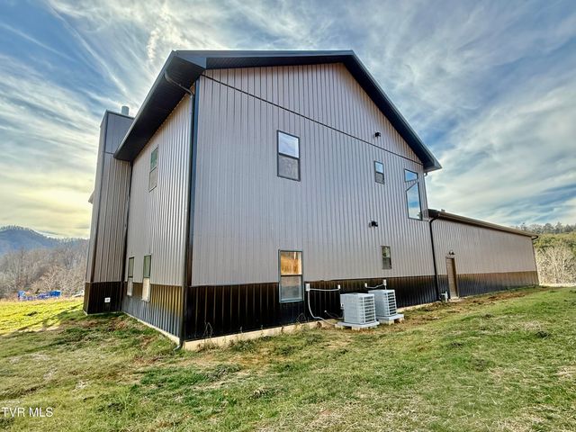 2114 Powell River Rd, Tazewell, TN 37879