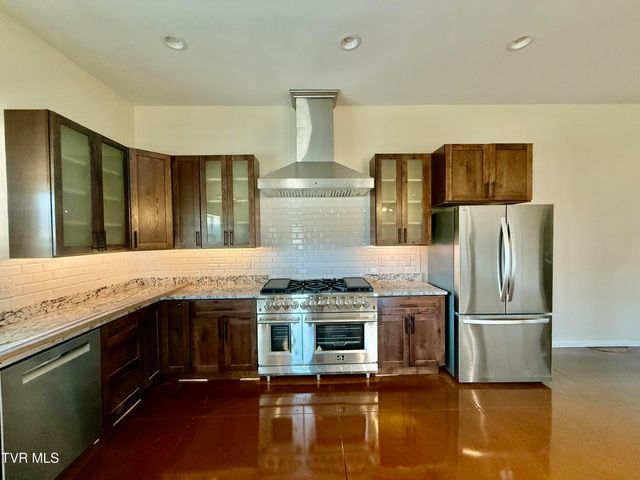 2114 Powell River Rd, Tazewell, TN 37879