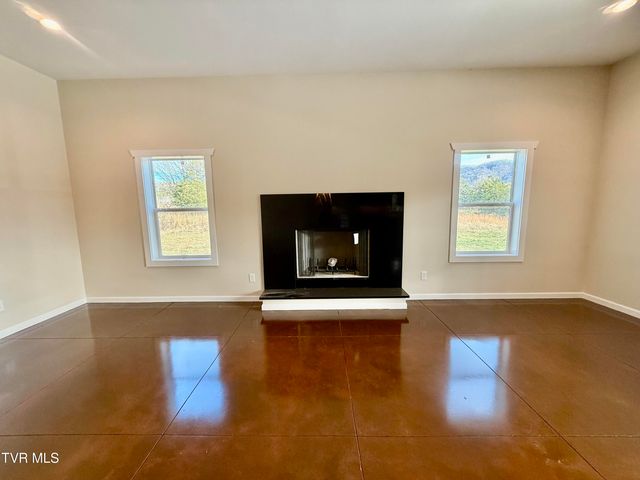 2114 Powell River Rd, Tazewell, TN 37879