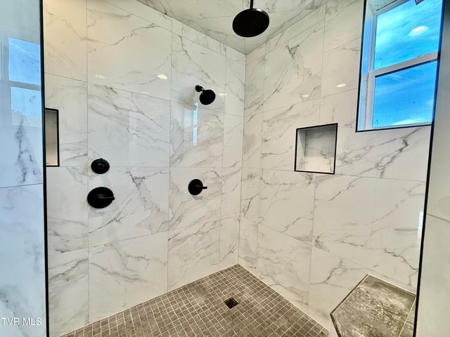 2114 Powell River Rd, Tazewell, TN 37879