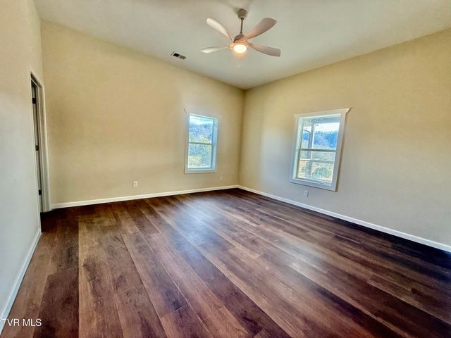 2114 Powell River Rd, Tazewell, TN 37879