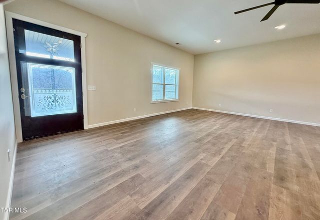 2114 Powell River Rd, Tazewell, TN 37879