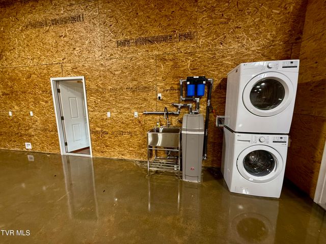 2114 Powell River Rd, Tazewell, TN 37879