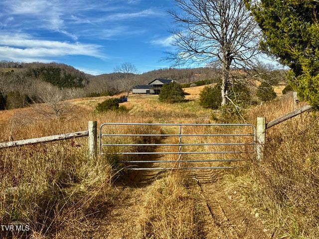 2114 Powell River Rd, Tazewell, TN 37879