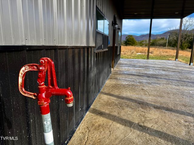 2114 Powell River Rd, Tazewell, TN 37879