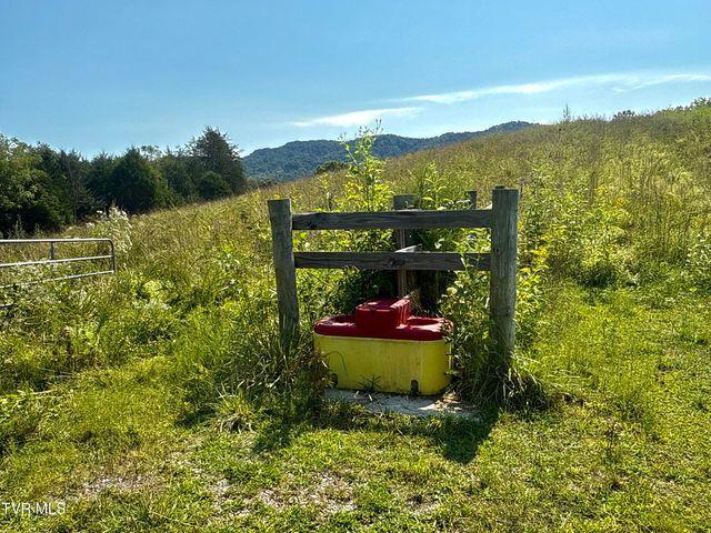 2114 Powell River Rd, Tazewell, TN 37879