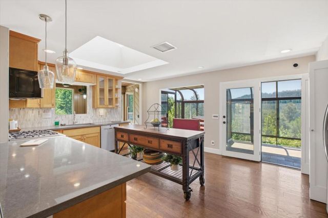 20955 Panorama Drive, Los Gatos, CA 95033