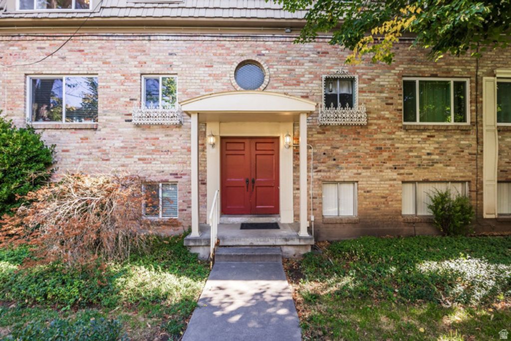 2220 E MURRAY HOLLADAY RD #80, Holladay, UT 84117 — exterior