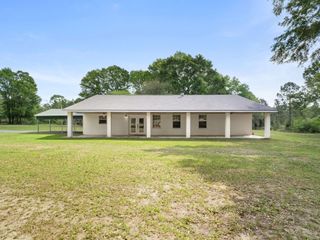405 Dove Ln, Leesville, LA 71446