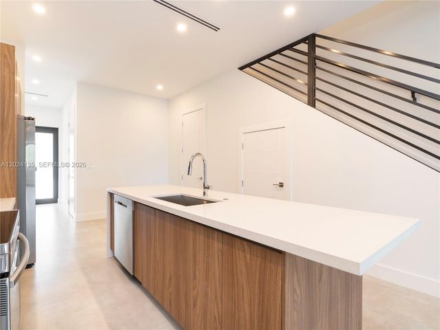1118 NE 10th Ave 1118, Fort Lauderdale, FL 33304