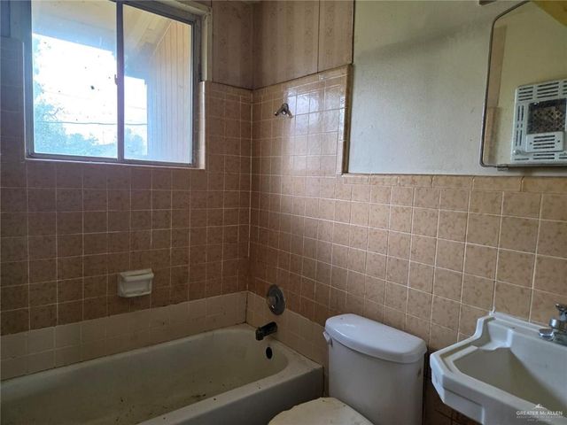 125 N Mccullough Street, San Benito, TX 78586