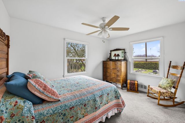 720 Brock Ct, Prosser, WA 99350