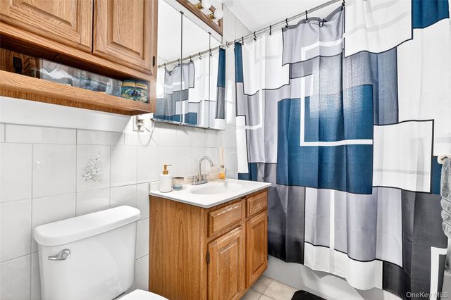 53 Hazelton Road, Yonkers, NY 10710