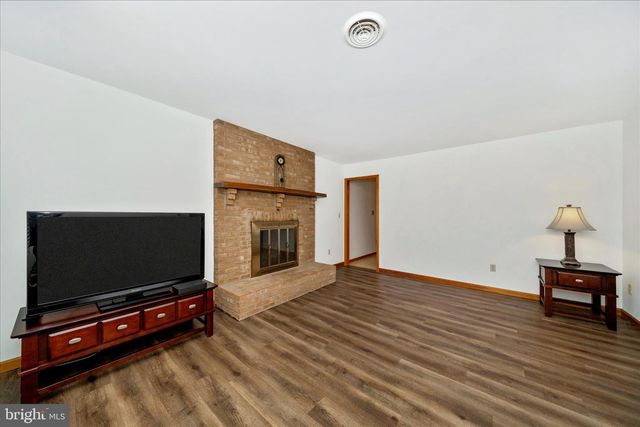 8415 CRUM RD, Walkersville, MD 21793