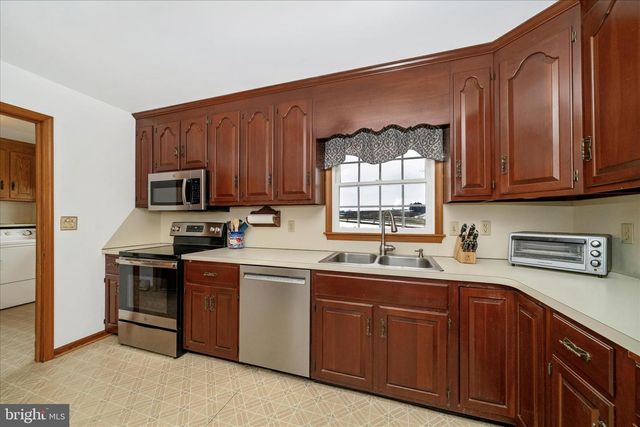 8415 CRUM RD, Walkersville, MD 21793