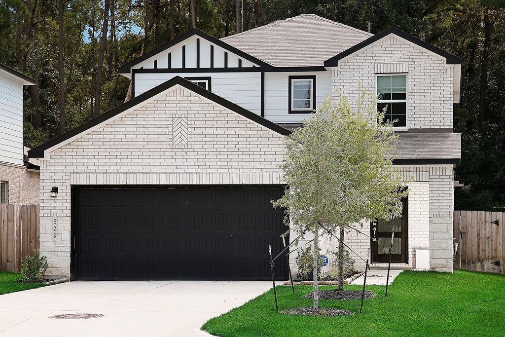 323 Intrepid Trail, Magnolia, TX 77354