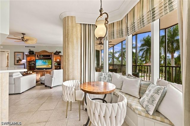 1060 Borghese LN 205, Naples, FL 34114