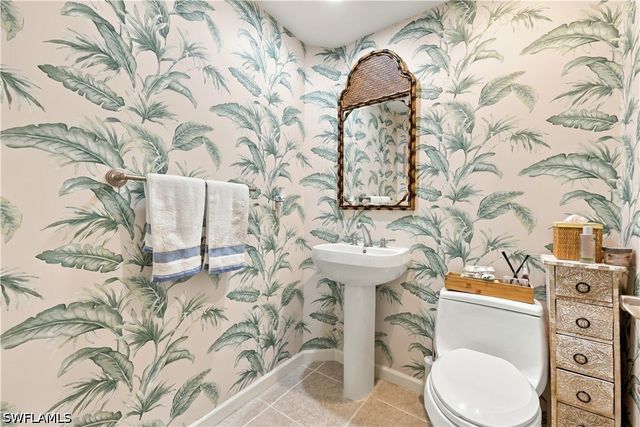 1060 Borghese LN 205, Naples, FL 34114