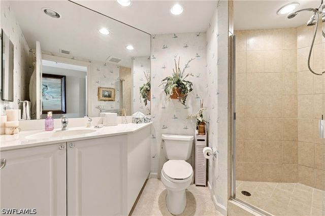 1060 Borghese LN 205, Naples, FL 34114
